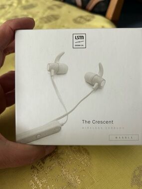 MARBLE The Crescent Wireless Earbuds - White